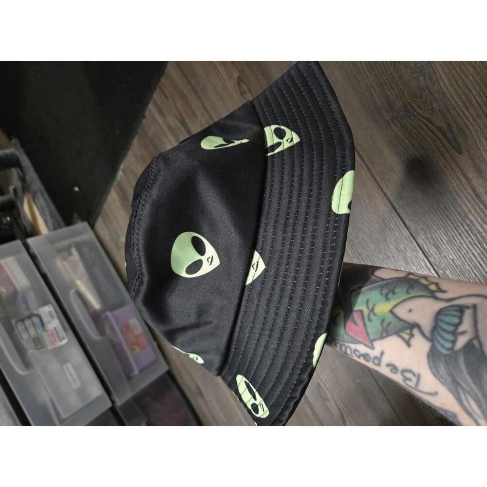 Alien bucket hat NWOT